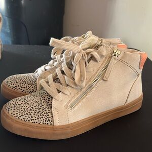 Zip up casual sneaker